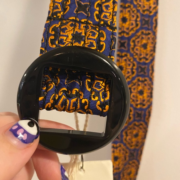 100% SILK J CREW PATTERNED BELT - Picture 2 of 5